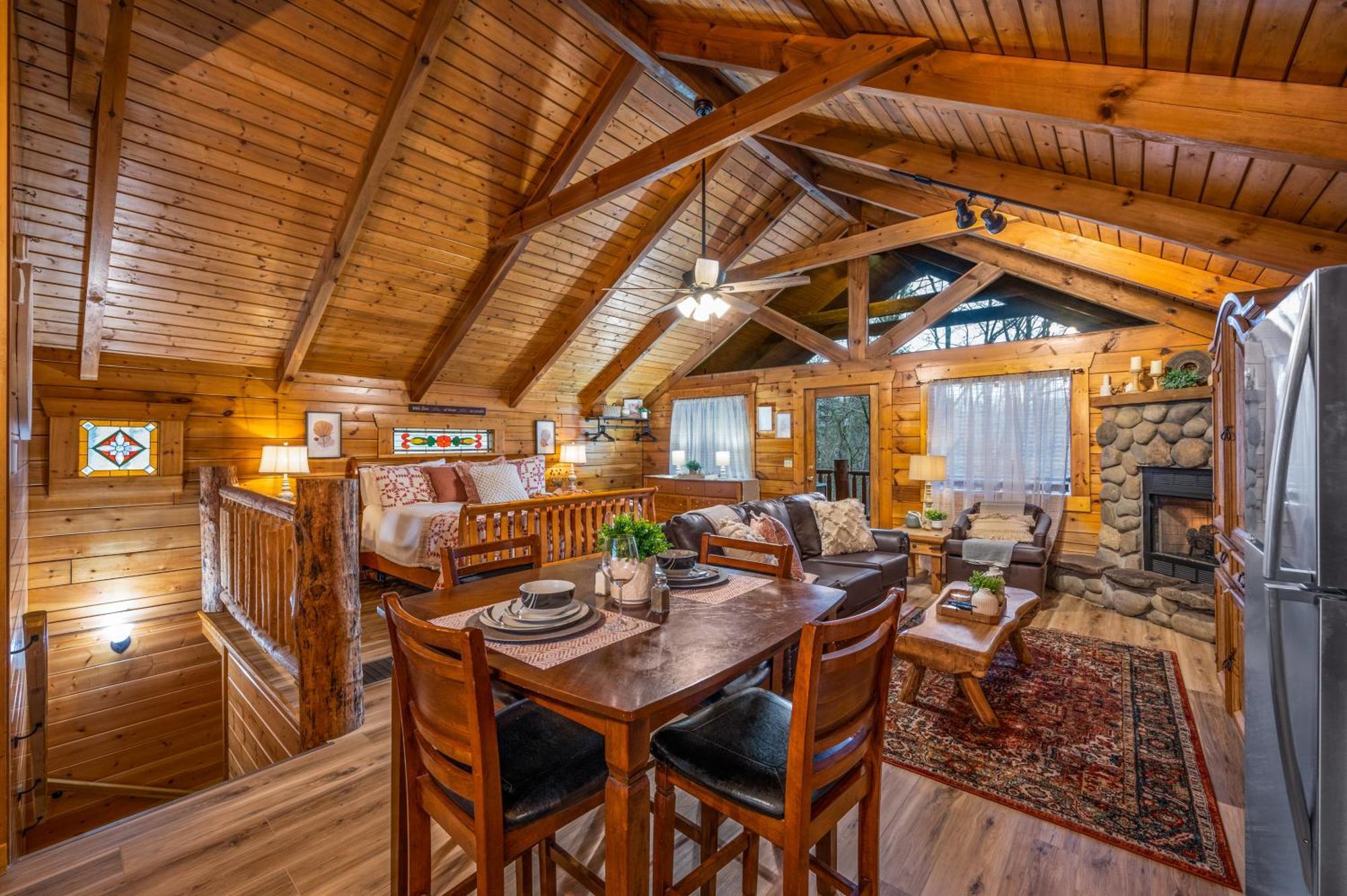 Log Cabin, Hot Tub, Fireplace, Pool Table & Views! 塞维尔维尔 外观 照片