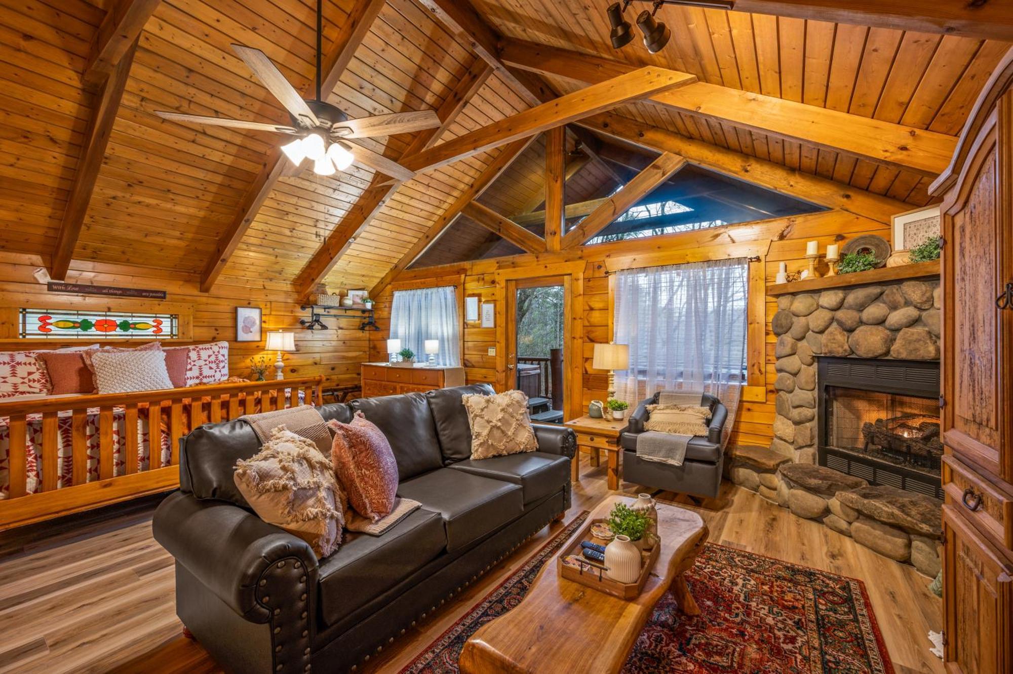 Log Cabin, Hot Tub, Fireplace, Pool Table & Views! 塞维尔维尔 外观 照片