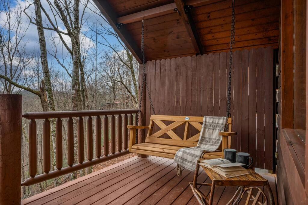 Log Cabin, Hot Tub, Fireplace, Pool Table & Views! 塞维尔维尔 外观 照片