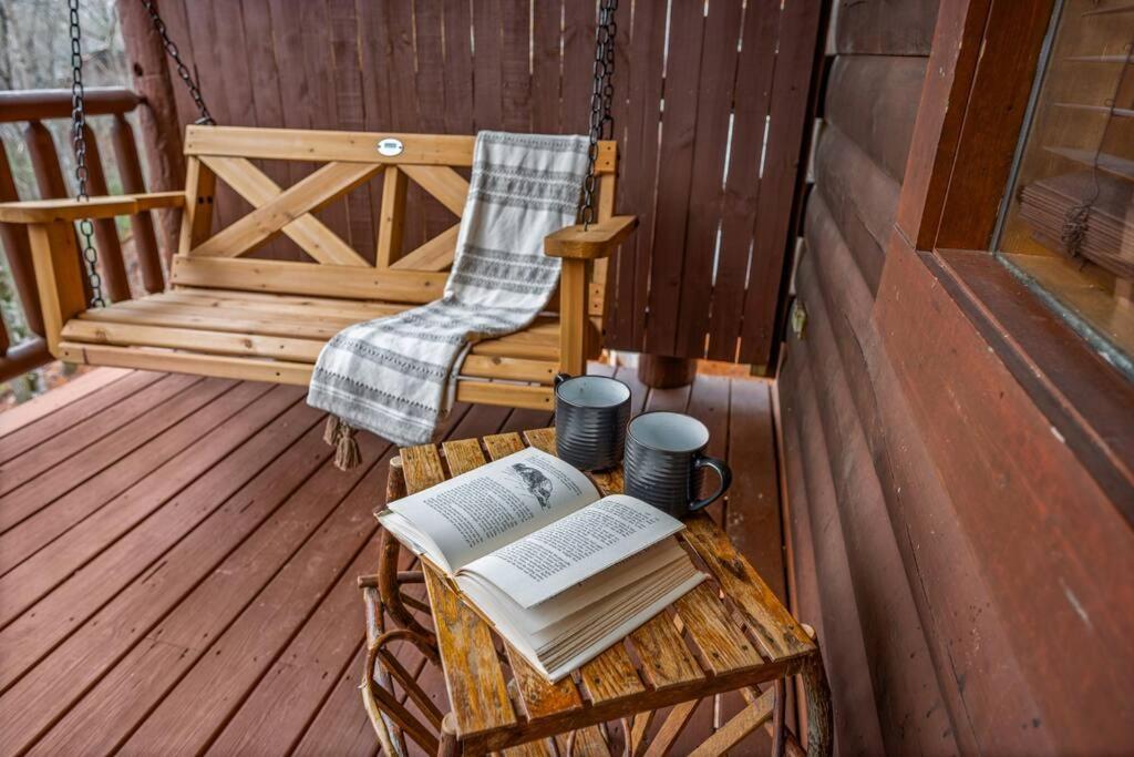 Log Cabin, Hot Tub, Fireplace, Pool Table & Views! 塞维尔维尔 外观 照片